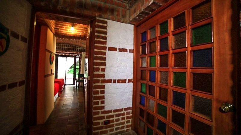 sanbuenaventuradeatitlan.com, Hotel San Buenaventura de Atitlan, Guatemala. Lodgings Entrerrios