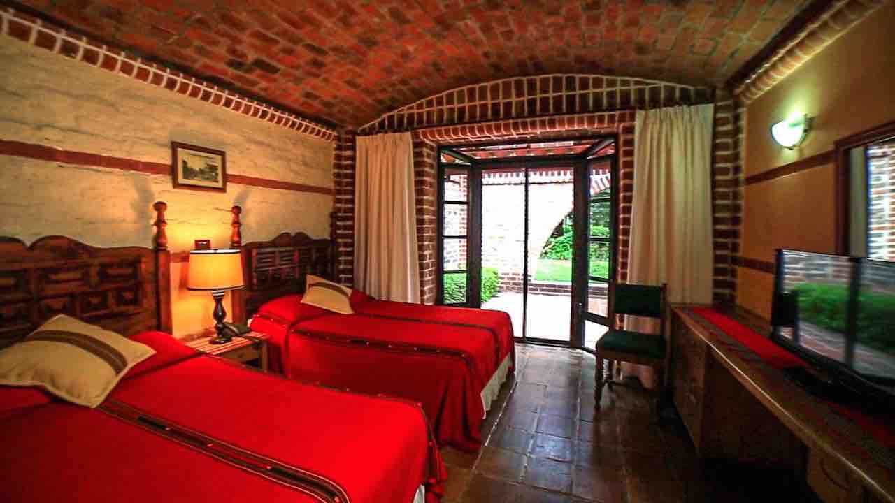 sanbuenaventuradeatitlan.com, Hotel San Buenaventura de Atitlan, Guatemala. Lodgings Entrerrios