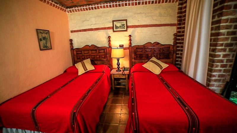 sanbuenaventuradeatitlan.com, Hotel San Buenaventura de Atitlan, Guatemala. Lodgings Entrerrios