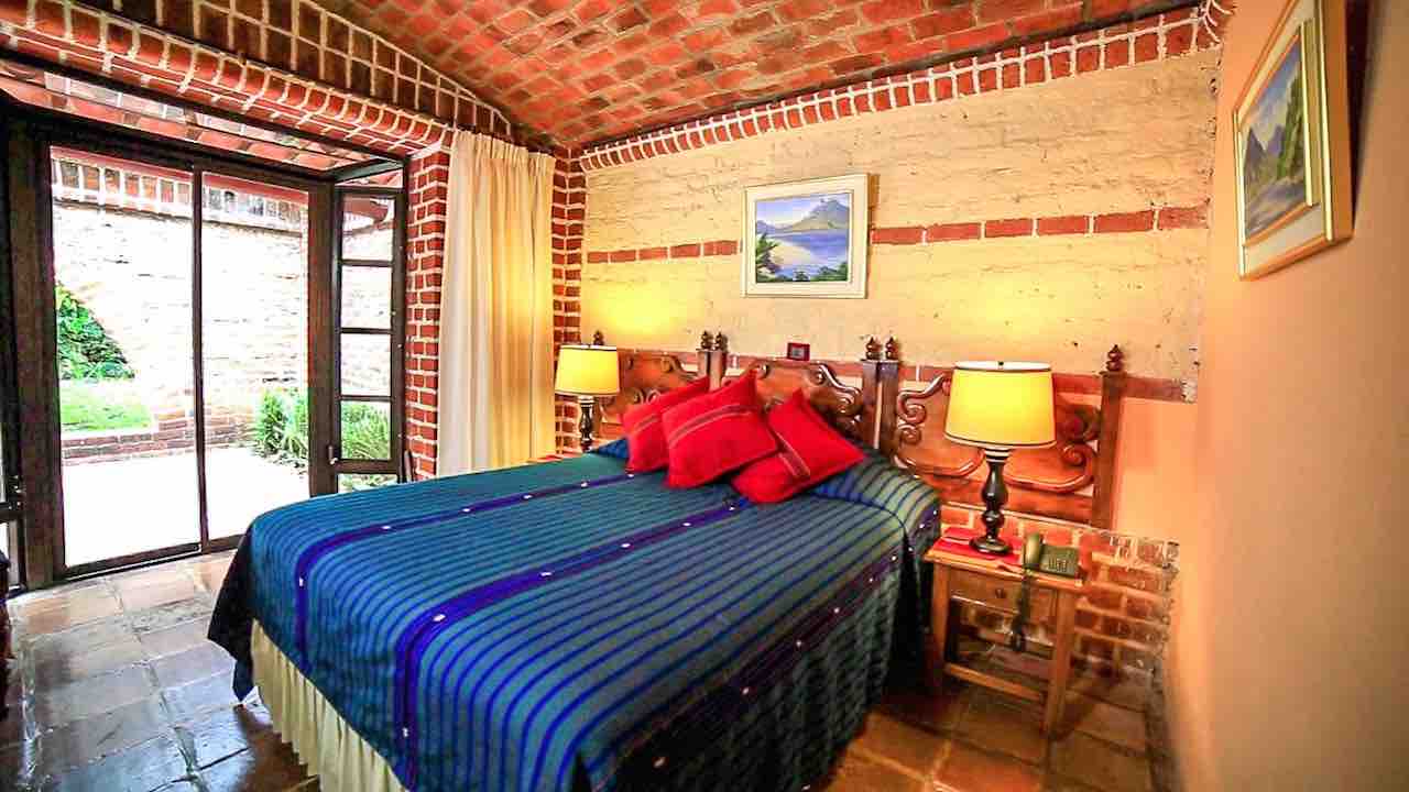 sanbuenaventuradeatitlan.com, Hotel San Buenaventura de Atitlan, Guatemala. Lodgings Entrerrios