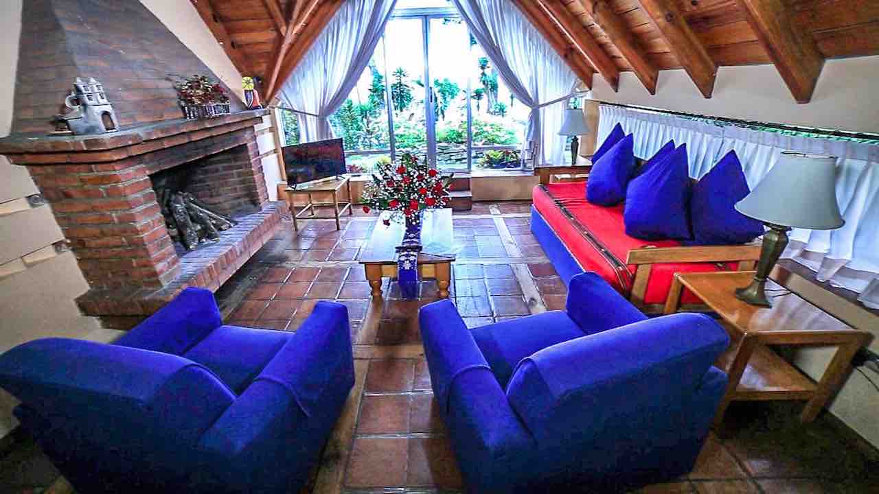 sanbuenaventuradeatitlan.com, Hotel San Buenaventura de Atitlan, Guatemala. Lodgings Plaza de La Cruz