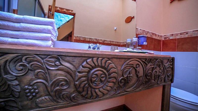 sanbuenaventuradeatitlan.com, Hotel San Buenaventura de Atitlan, Guatemala. Lodgings Plaza de La Cruz