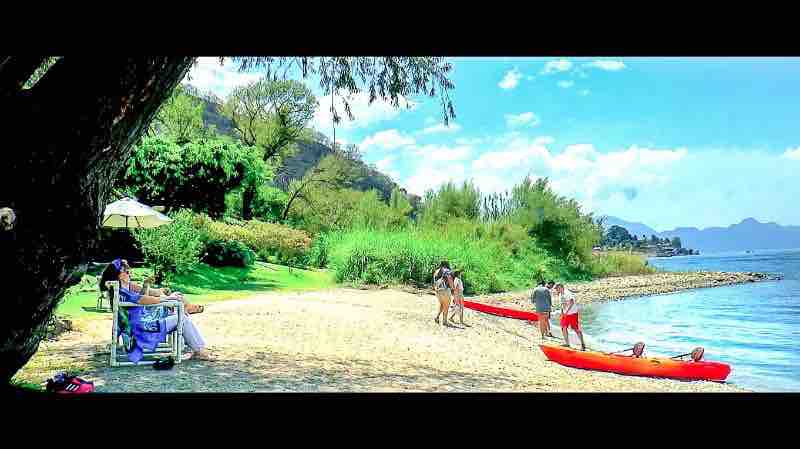 sanbuenaventuradeatitlan.com, Hotel San Buenaventura de Atitlan, Guatemala. Private Beach and Kayaks