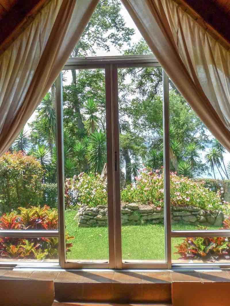 sanbuenaventuradeatitlan.com, Hotel San Buenaventura de Atitlan, Guatemala. Lodgings Plaza de La Cruz