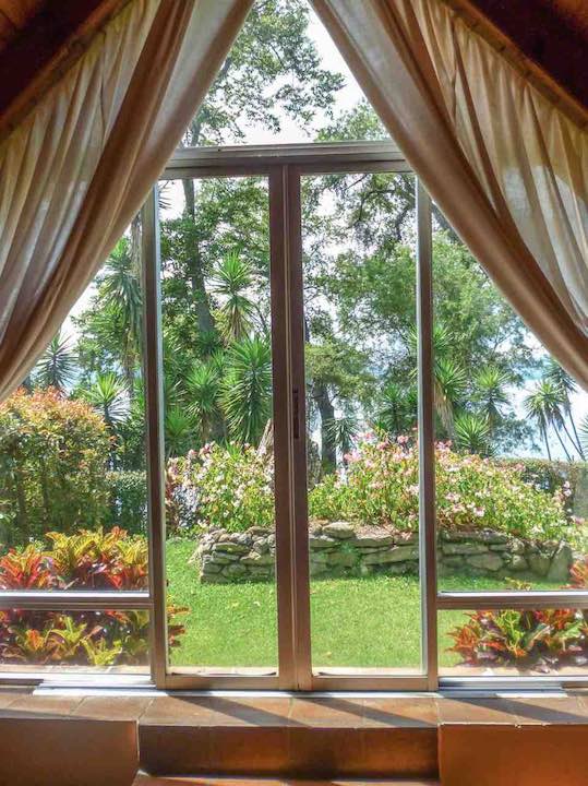 sanbuenaventuradeatitlan.com, Hotel San Buenaventura de Atitlan, Guatemala. Lodgings Plaza de La Cruz